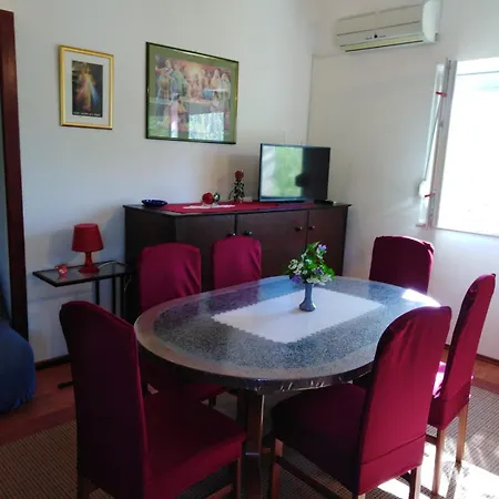 Tamy - With Jacuzzi Holiday home *
