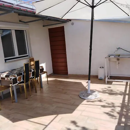 Tamy - With Jacuzzi Holiday home