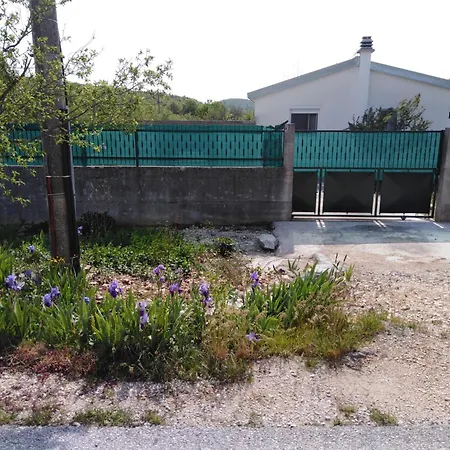 Tamy - With Jacuzzi Holiday home